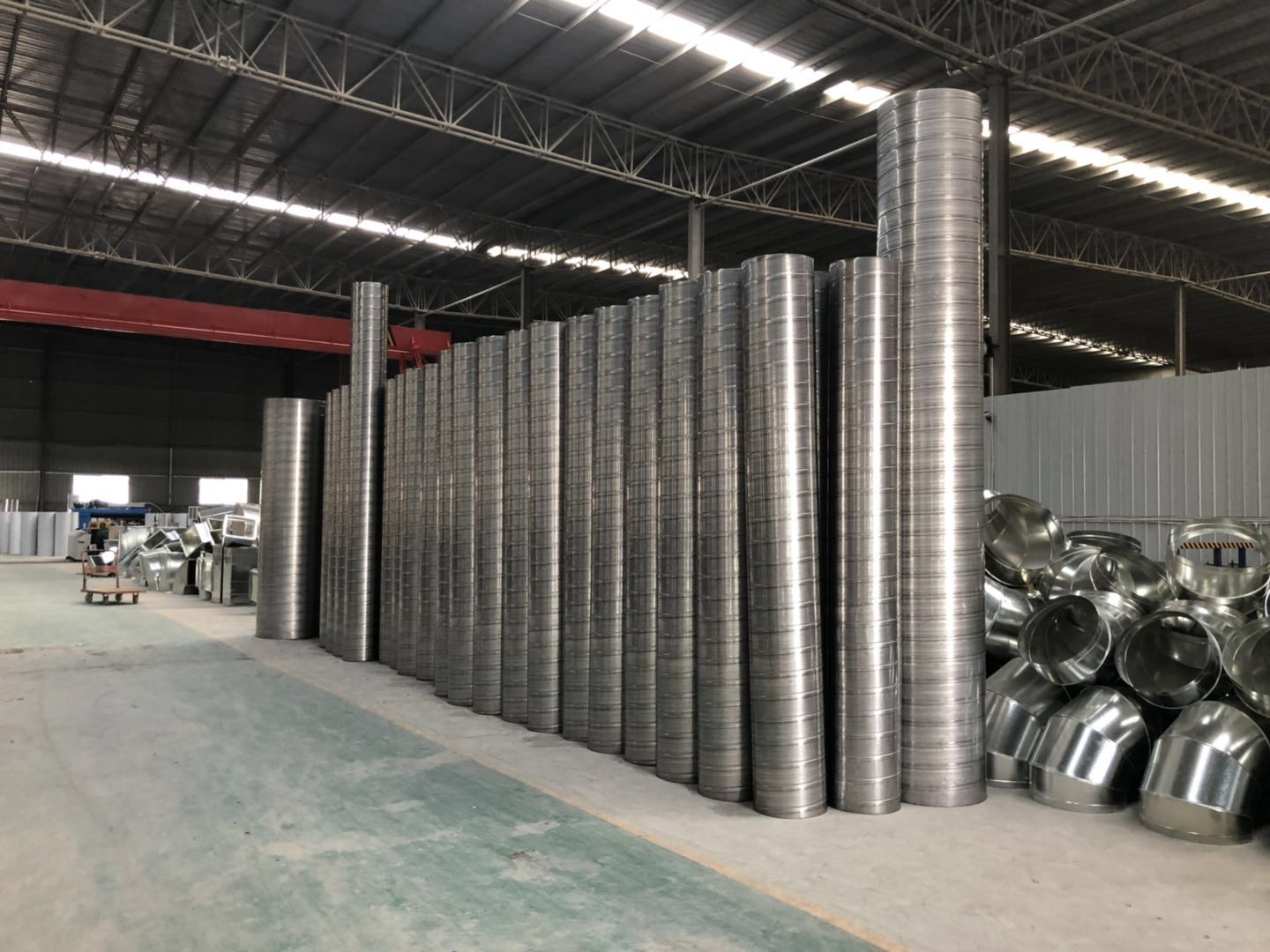 塑料廠防靜電風管加工（gōng）的（de）專業措施之降溫通（tōng）風工程定製