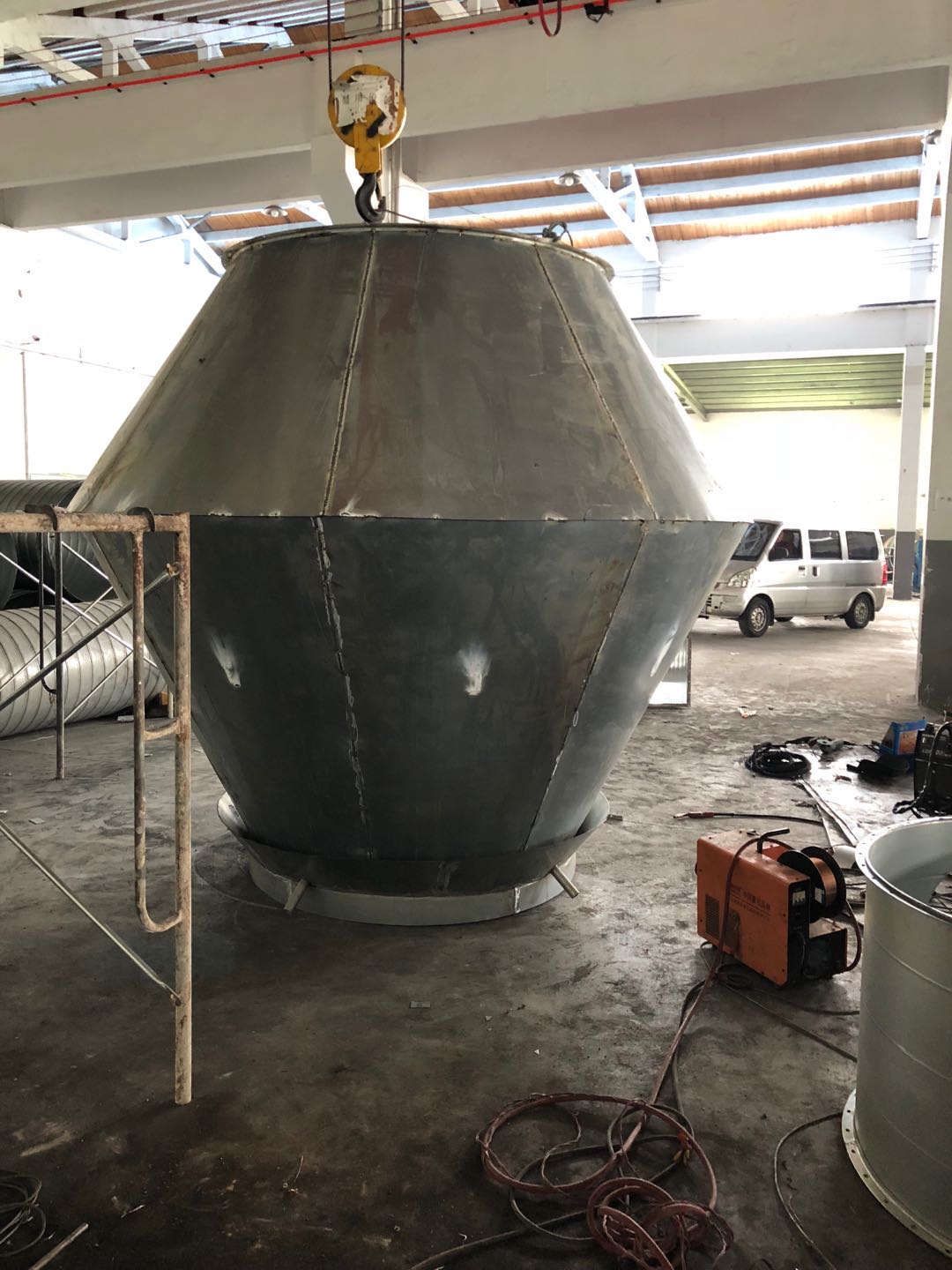 通風設（shè）備安裝製作（zuò）白鐵不鏽鋼通風管道煙罩排煙係統安裝